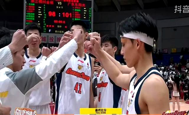 篮球赛进场队伍介绍 篮球赛进场队伍介绍